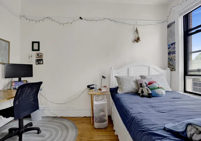 Homes for sale in Chicago, IL | 1406 W Flournoy St #3, Chicago, IL 60607 | MLS# 12688334