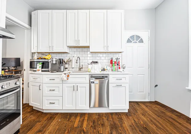 Listing Photo 3 - Condo for sale in building located at 2040 W Charleston St, Chicago, IL 60647