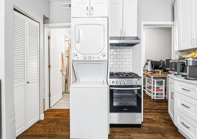 Listing Photo 4 - Condo for sale in building located at 2040 W Charleston St, Chicago, IL 60647