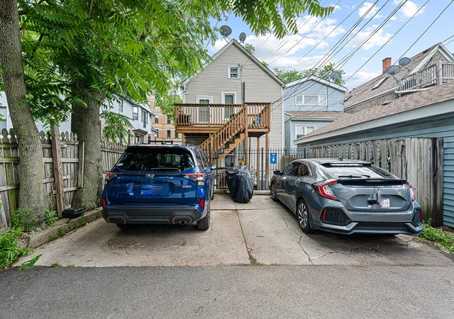 41st image of 2040 W Charleston St, Chicago, IL 60647 | MLS# 12688343