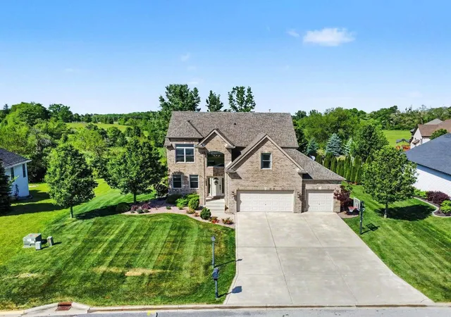 Homes for sale in Crown Point, IN | 8490 Doubletree Dr N, Crown Point, IN 46307 | MLS# 12688366