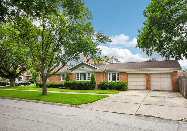 Homes for sale in Park Ridge, IL | 1620 Courtland Ave, Park Ridge, IL 60068 | MLS# 12688370