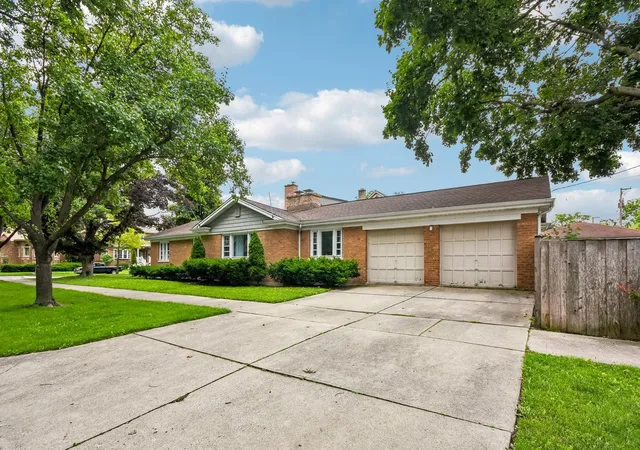 Homes for sale in Park Ridge, IL | 1620 Courtland Ave, Park Ridge, IL 60068 | MLS# 12688370