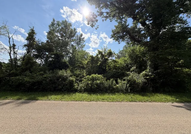 Homes for sale in Dixon, IL | 101 Cuyahoga Dr, Dixon, IL 61021 | MLS# 12688425