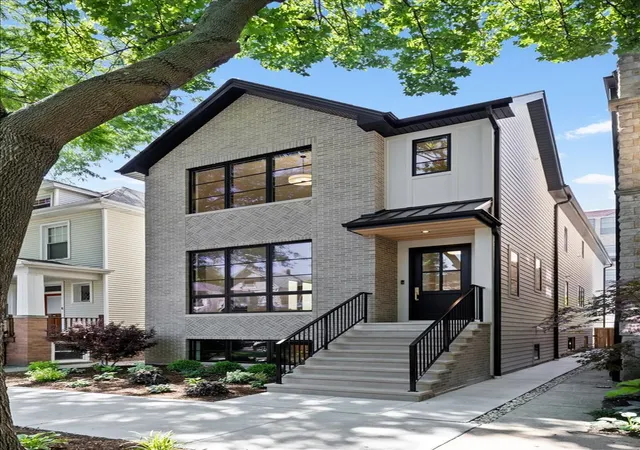 Homes for sale in Chicago, IL | 1841 W Newport Ave, Chicago, IL 60657 | MLS# 12688427