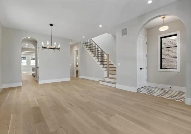 4th image of 1841 W Newport Ave, Chicago, IL 60657 | MLS# 12688427