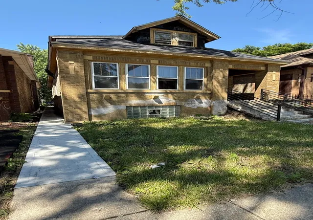 Homes for sale in Chicago, IL | 7002 S Hermitage Ave, Chicago, IL 60636 | MLS# 12688454