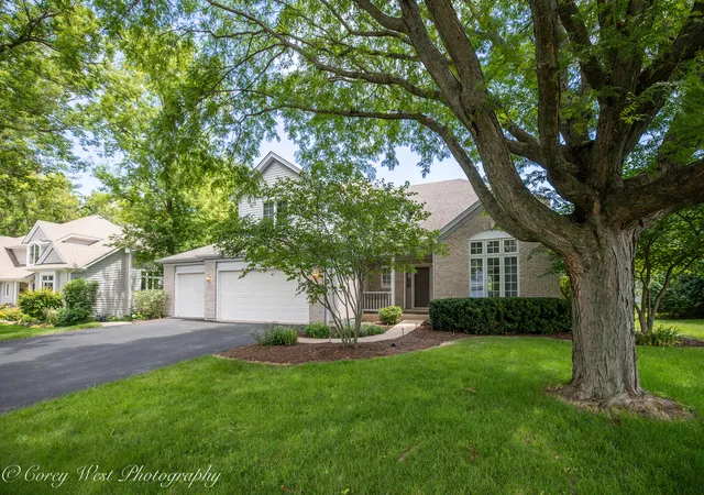 Homes for sale in Batavia, IL | 1644 Derby Dr, Batavia, IL 60510 | MLS# 12688472