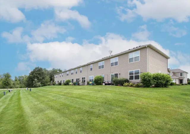 Homes for sale in Hampshire, IL | 1074 Turin Dr, Hampshire, IL 60140 | MLS# 12688473