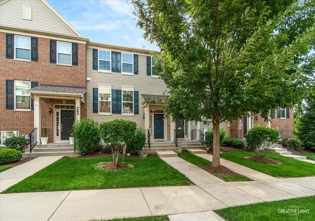 Homes for sale in Oswego, IL | 263 Lakeshore Dr, Oswego, IL 60543 | MLS# 12688501