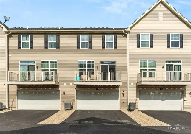 Homes for sale in Oswego, IL | 263 Lakeshore Dr, Oswego, IL 60543 | MLS# 12688501