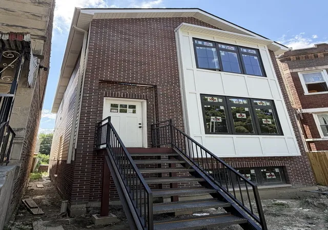 Homes for sale in Chicago, IL | 640 N Trumbull Ave, Chicago, IL 60624 | MLS# 12688525