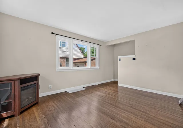 Photo 3 of Single family home for sale at 1531 Heidorn Ave, Westchester, IL 60154 | MLS# 12688540 | Listing updated on 2026-09-29