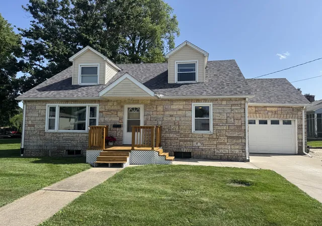 Homes for sale in Aledo, IL | 506 Sw 3rd St, Aledo, IL 61231 | MLS# 12688552
