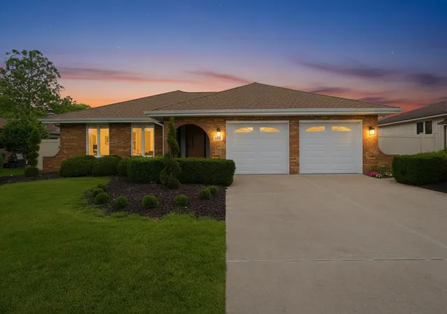 Homes for sale in Orland Park, IL | 7618 W 157th St, Orland Park, IL 60462 | MLS# 12688567