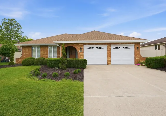 Homes for sale in Orland Park, IL | 7618 W 157th St, Orland Park, IL 60462 | MLS# 12688567