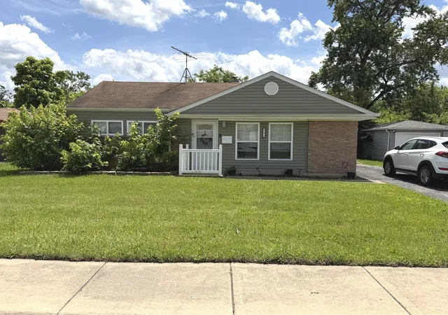 Homes for sale in Park Forest, IL | 303 Sauganash St, Park Forest, IL 60466 | MLS# 12688568