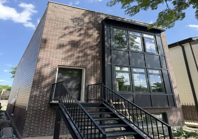 Homes for sale in Chicago, IL | 643 N Trumbull Ave, Chicago, IL 60624 | MLS# 12688569