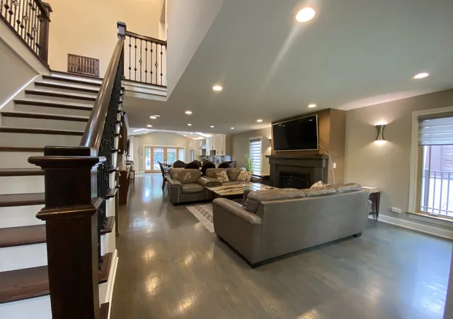 3rd image of 1052 Margret St, Des Plaines, IL 60016 | MLS# 12688580