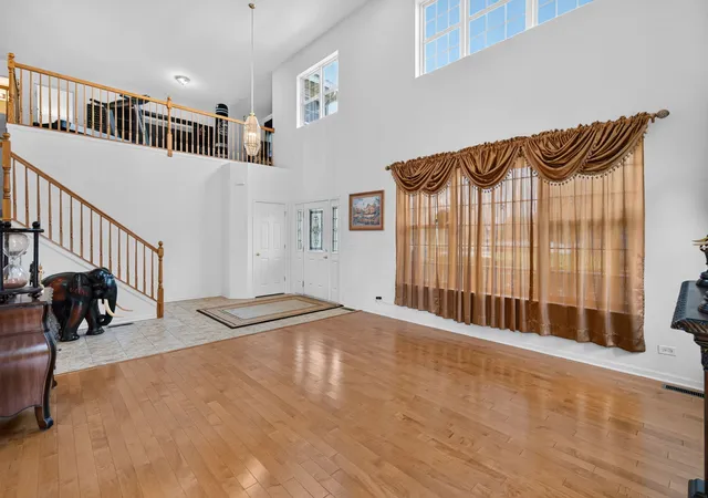 Photo 4 of Single family home for sale at 24501 Bay Crk Ln, Plainfield, IL 60586 | MLS# 12688588 | Listing updated on 2026-07-09