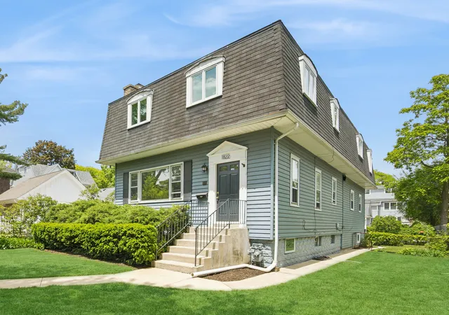 2nd image of 1822 Walnut Ave, Wilmette, IL 60091 | MLS# 12688599