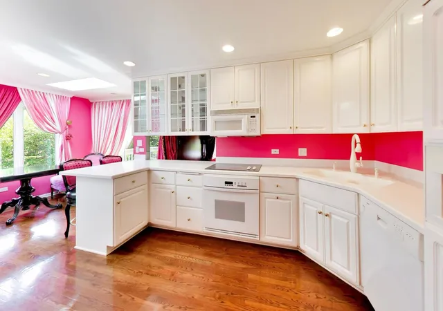Photo 3 of Townhouse for sale at 110 Commons Dr, Palos Park, IL 60464 | MLS# 12688630 | Listing updated on 2026-09-24