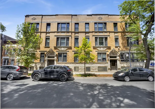 Homes for sale in Chicago, IL | 1404 W Flournoy St #3, Chicago, IL 60607 | MLS# 12688648