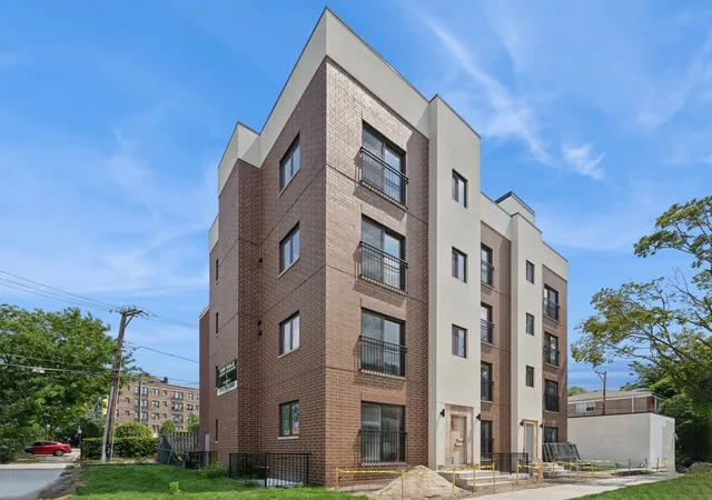 Homes for sale in Chicago, IL | 6755 N Hermitage Ave #3, Chicago, IL 60626 | MLS# 12688653