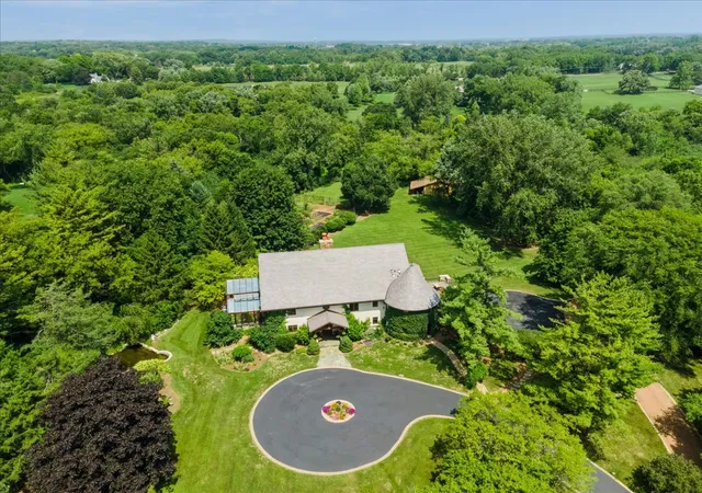 2nd image of 236 Steeplechase Rd, Barrington Hills, IL 60010 | MLS# 12688664