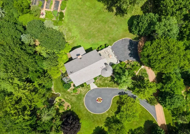 Photo 2 of Single family home for sale at 236 Steeplechase Rd, Barrington, IL 60010 | MLS# 12688664 | Listing updated on 2026-07-05