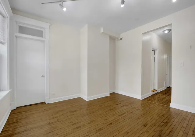 Homes for sale in Chicago, IL | 616 S Loomis St, Chicago, IL 60607