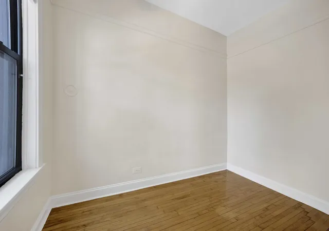 Homes for sale in Chicago, IL | 616 S Loomis St, Chicago, IL 60607