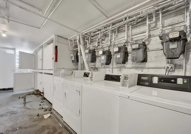 Homes for sale in Chicago, IL | 614 S Loomis St #1, Chicago, IL 60607 | MLS# 12688710