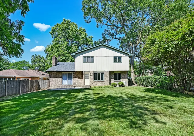 Homes for sale in Hinsdale, IL | 5631 S Elm St, Hinsdale, IL 60521 | MLS# 12688728
