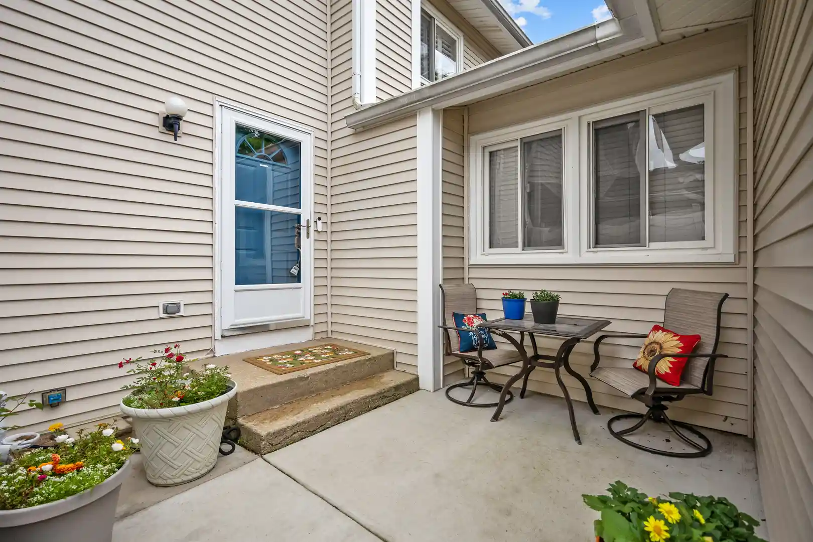 Listing Photo 2 - Condo for sale in 443 Partridge Ln located at 443 Partridge Ln, Deerfield, IL 60015 - Unit #443