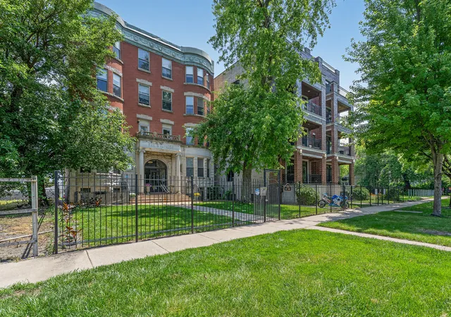 Homes for sale in Chicago, IL | 6501 S Kimbark Avenue, Chicago, IL 60637 | Houzeo