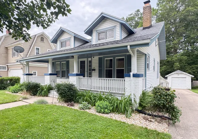 Homes for sale in Freeport, IL | 420 S Park Blvd, Freeport, IL 61032 | MLS# 12688850