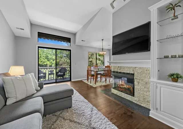 5th image of 752 Shoreline Rd #1077, Lake Barrington, IL 60010 | MLS# 12688858
