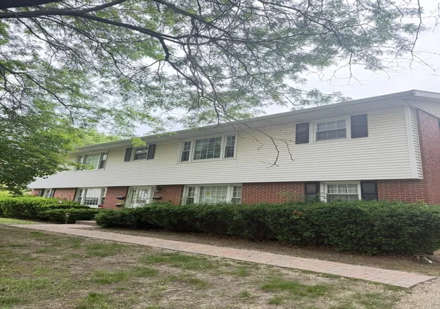 Homes for sale in Geneva, IL | 120 Caroline Ct, Geneva, IL 60134 | MLS# 12688889