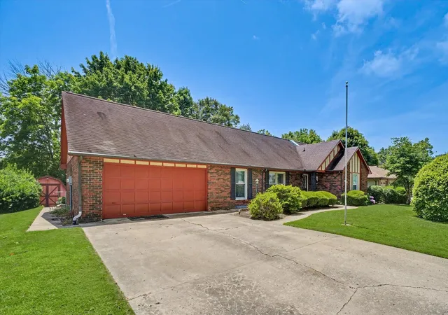 Photo 1 of Single family home for sale at 304 Cherokee Dr, Georgetown, IL 61846 | MLS# 12688894 | Listing updated on 2026-09-01