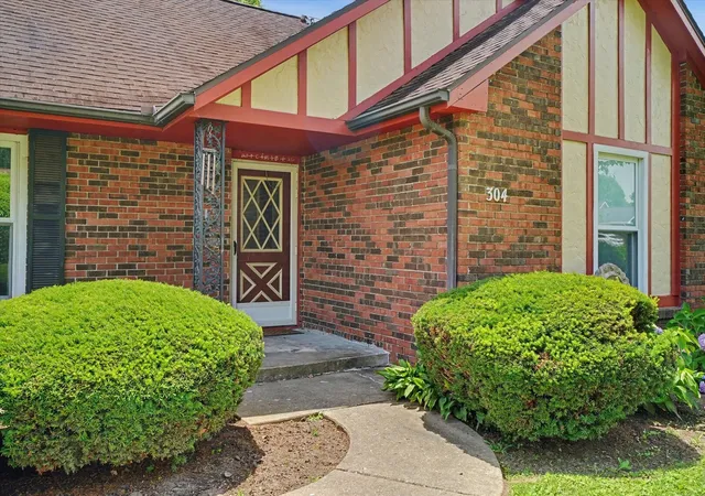 Photo 4 of Single family home for sale at 304 Cherokee Dr, Georgetown, IL 61846 | MLS# 12688894 | Listing updated on 2026-09-01