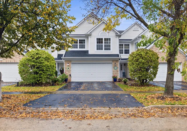 Photo 2 of Townhouse for sale at 1005 Tara Ln #1005, West Chicago, IL 60185 | MLS# 12688896 | Listing updated on 2026-10-22