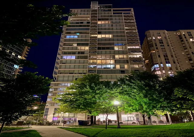 3rd image of 653 N Kingsbury St, Chicago, IL 60654