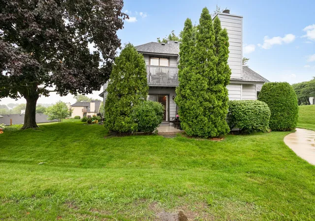 Homes for sale in Gurnee, IL | 736 Glen Wy #736, Gurnee, IL 60031 | MLS# 12688936