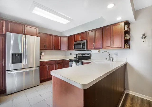 Homes for sale in Gurnee, IL | 736 Glen Wy #736, Gurnee, IL 60031 | MLS# 12688936