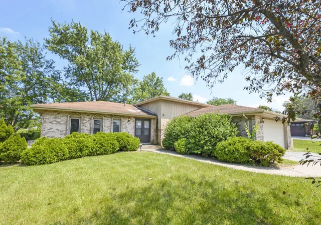 Homes for sale in Crete, IL | 3531 Dale Dr, Crete, IL 60417 | MLS# 12688976