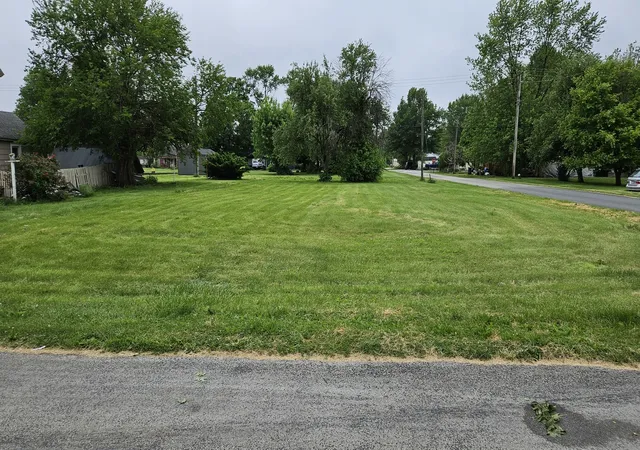 Homes for sale in Sidell, IL | 302 E Market St, Sidell, IL 61876 | MLS# 12688980