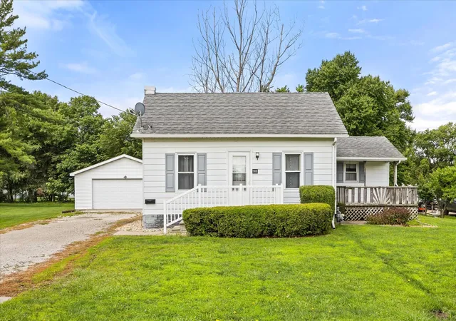 Homes for sale in Streator, IL | 908 N Otter Creek Rd, Streator, IL 61364 | MLS# 12689011