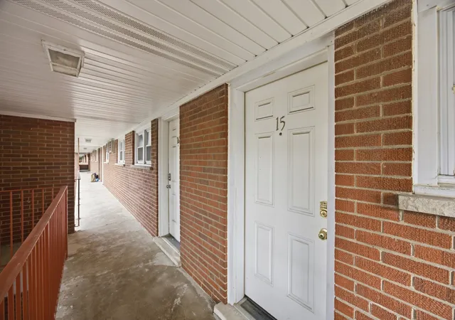 2nd image of 1105 Holiday Ln #15, Des Plaines, IL 60016 | MLS# 12689032