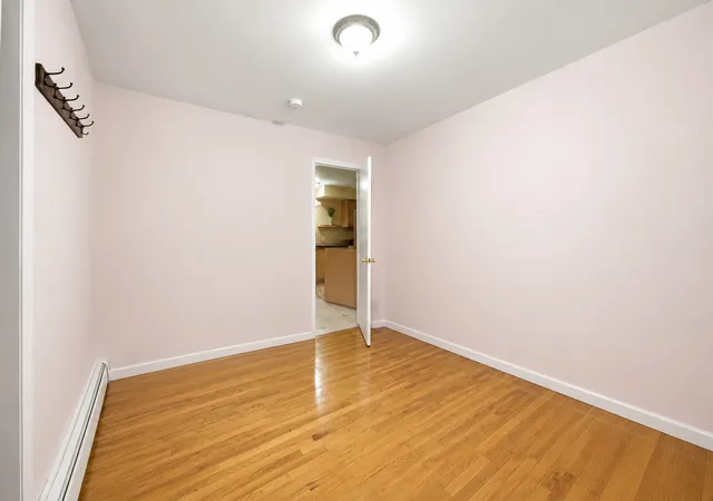 3rd image of 1105 Holiday Ln #15, Des Plaines, IL 60016 | MLS# 12689032